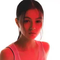 收听 Celeina Ann、观看音乐视频、阅读小传、查看巡演日期等 ！