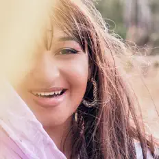 Escucha a Meagan Thomas, mira vídeos musicales, lee la biografía, consulta fechas de giras y mucho más.