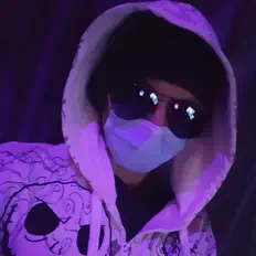 Ouve 4R71F1C3R, vê vídeos de música, lê a biografia, vê as datas da digressão e muito mais!