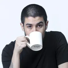 Bastián Cáceresを聴いたり、ミュージックビデオを鑑賞したり、経歴やツアー日程などを確認したりしましょう！