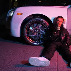 Hör dir Westen an, schau dir Musikvideos an, lies die Biografie, finde Tourdaten und mehr!