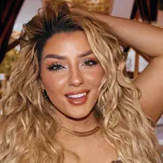 Posłuchaj wykonawcy LYV, obejrzyj teledyski, przeczytaj biografię, zobacz daty tras koncertowych i nie tylko!