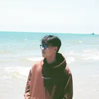 undefined을(를) 듣고, 뮤직 비디오를 보고, 약력을 읽고, 투어 일정 등을 확인하세요!