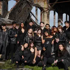 Ακούστε περιεχόμενο από The Harmonics, παρακολουθήστε μουσικά βίντεο, διαβάστε το βιογραφικό, δείτε ημερομηνίες περιοδείας, και πολλά ακόμη!