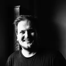 Poslechněte si interpreta Harrison Hood, sledujte hudební videa, přečtěte si životopis, podívejte se na data turné a další informace.