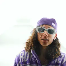 Ακούστε περιεχόμενο από Jackson Myles, παρακολουθήστε μουσικά βίντεο, διαβάστε το βιογραφικό, δείτε ημερομηνίες περιοδείας, και πολλά ακόμη!