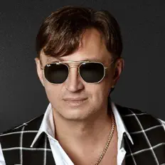收听 Мафик、观看音乐视频、阅读小传、查看巡演日期等 ！