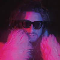 Ouça undefined, assista a videoclipes, leia a biografia, veja as datas das turnês e mais!