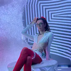 lunaLUNA을(를) 듣고, 뮤직 비디오를 보고, 약력을 읽고, 투어 일정 등을 확인하세요!