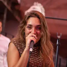 Lola Donas을(를) 듣고, 뮤직 비디오를 보고, 약력을 읽고, 투어 일정 등을 확인하세요!