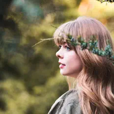 聆聽 Abby Dormer、觀看音樂影片、閱讀小傳、查看巡演日期等！