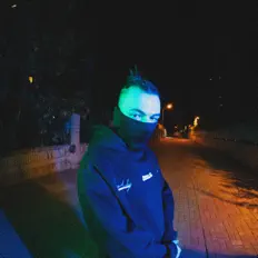 Dengarkan Rollo, tonton video musik, baca bio, lihat tanggal tur & lainnya!