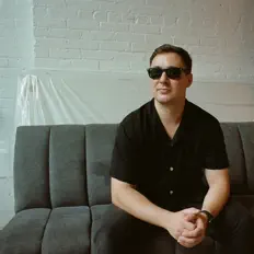 Ascolta HEFE, guarda video musicali, leggi la biografia, vedi le date del tour & altro!