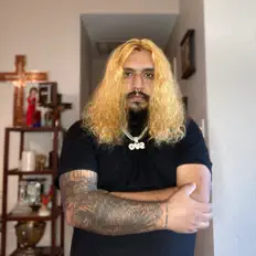 Poslechněte si interpreta Nicholas Shane, sledujte hudební videa, přečtěte si životopis, podívejte se na data turné a další informace.