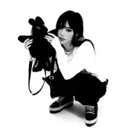 Dengarkan undefined, tonton video musik, baca bio, lihat tanggal tur & lainnya!