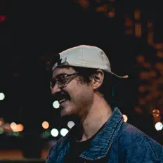 Hör dir Yeti Tears an, schau dir Musikvideos an, lies die Biografie, finde Tourdaten und mehr!