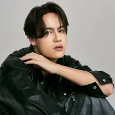 聆聽 Ice Paris、觀看音樂影片、閱讀小傳、查看巡演日期等！