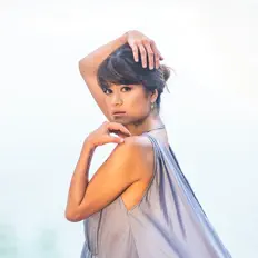 Cindy Bernadetteを聴いたり、ミュージックビデオを鑑賞したり、経歴やツアー日程などを確認したりしましょう！