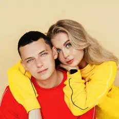 Poslechněte si interpreta 5UTRA, sledujte hudební videa, přečtěte si životopis, podívejte se na data turné a další informace.