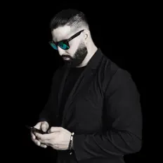 Poslechněte si interpreta DJ Larry, sledujte hudební videa, přečtěte si životopis, podívejte se na data turné a další informace.