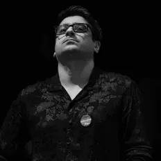 Sajad Kianiを聴いたり、ミュージックビデオを鑑賞したり、経歴やツアー日程などを確認したりしましょう！