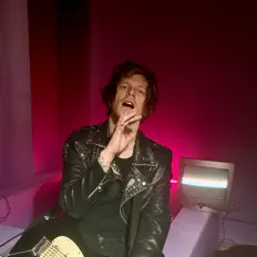 Escucha a Sit Boom, mira videos musicales, lee su biografía, consulta las fechas de las gira y más.