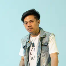 Escucha a 何賢忠, mira vídeos musicales, lee la biografía, consulta fechas de giras y mucho más.