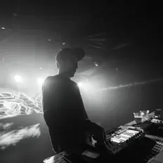 Ouve SNDY, vê vídeos de música, lê a biografia, vê as datas da digressão e muito mais!