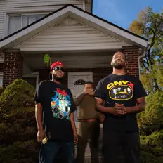 Ακούστε περιεχόμενο από Teachers Wit Guns, παρακολουθήστε μουσικά βίντεο, διαβάστε το βιογραφικό, δείτε ημερομηνίες περιοδείας, και πολλά ακόμη!