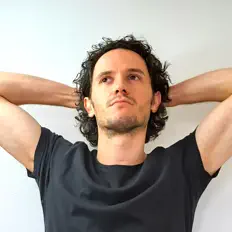 Dengarkan Chris Justin, tonton video musik, baca bio, lihat tanggal tur & lainnya!