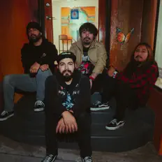 Luister naar The Hazards, bekijk muziekvideo's, lees de bio, bekijk de tourdata, en meer!