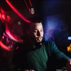 收听 Matt Funk、观看音乐视频、阅读小传、查看巡演日期等 ！