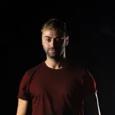 Dengarkan Naim, tonton video musik, baca bio, lihat tanggal tur & lainnya!
