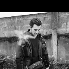 Écoutez JLD, regardez des vidéoclips, lisez la biographie, consultez les dates de tournée et plus encore !