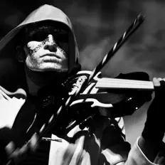 Galldinoを聴いたり、ミュージックビデオを鑑賞したり、経歴やツアー日程などを確認したりしましょう！