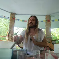 Dengarkan Darren Austin Hall, tonton video musik, baca bio, lihat tanggal tur & lainnya!