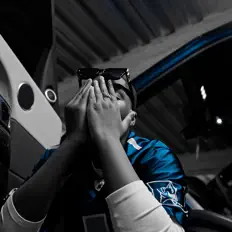 Luister naar £arah, bekijk muziekvideo's, lees de bio, bekijk de tourdata, en meer!