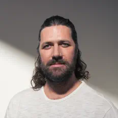 Écoutez Carl Lindstrom, regardez des vidéoclips, lisez la biographie, consultez les dates de tournée et plus encore !