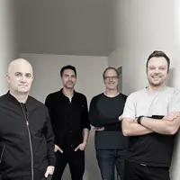 Ακούστε περιεχόμενο από undefined, παρακολουθήστε μουσικά βίντεο, διαβάστε το βιογραφικό, δείτε ημερομηνίες περιοδείας, και πολλά ακόμη!