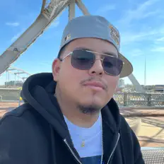 Écoutez Dniel Zno, regardez des vidéoclips, lisez la biographie, consultez les dates de tournée et plus encore !