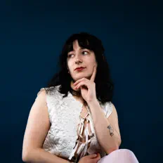 Luister naar Kitty Fitz, bekijk muziekvideo's, lees de bio, bekijk de tourdata, en meer!