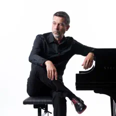 Sergei Kvitko: песни, клипы, биография, даты выступлений и многое другое.