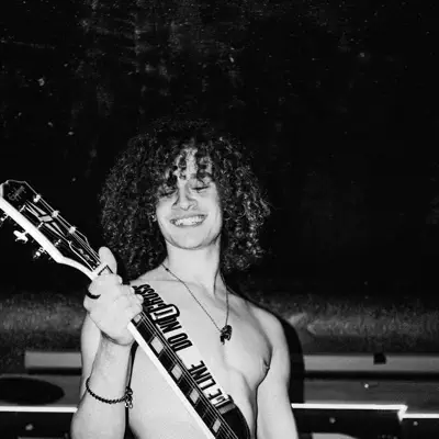 Listen to Niklas Cichon, watch music videos, read bio, see tour dates & more!