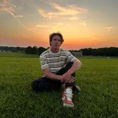 Escucha a cryan, mira videos musicales, lee su biografía, consulta las fechas de las gira y más.