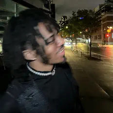 Escucha a LavishTraum, mira vídeos musicales, lee la biografía, consulta fechas de giras y mucho más.