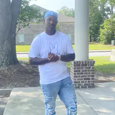 Ascolta Real da 425, guarda video musicali, leggi la biografia, vedi le date del tour & altro!