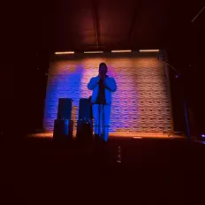 收听 Tommy Noir、观看音乐视频、阅读小传、查看巡演日期等 ！