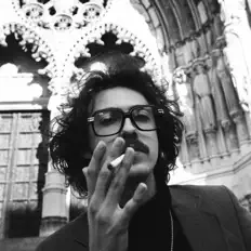 Escucha a Alexander Wren, mira videos musicales, lee su biografía, consulta las fechas de las gira y más.
