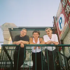 Poslechněte si interpreta Dream Frankie Dream, sledujte hudební videa, přečtěte si životopis, podívejte se na data turné a další informace.