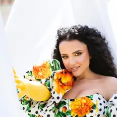 Orgesa Zaimi सुनें, म्यूज़िक वीडियो देखें, बायो पढ़ें, दौरे की तारीखें और बहुत कुछ देखें!